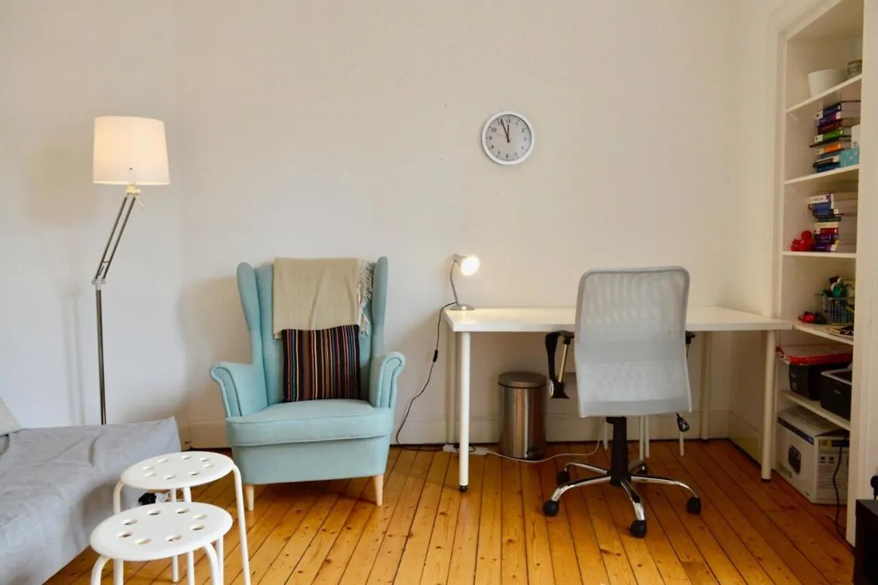 Central And Inviting 2 Bedroom Apartment Perfect For Festival 에든버러
