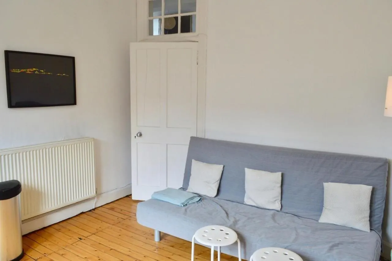 Central And Inviting 2 Bedroom Apartment Perfect For Festival Edynburg